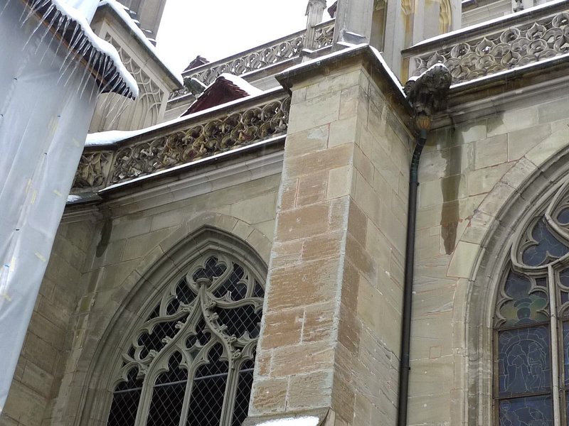 Durchfeuchtetes Sandsteinmauerwerk beim Berner Münster